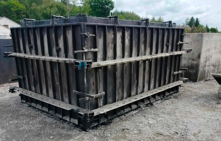 Zdjęcie przedstawiające szambo podczas produkcji